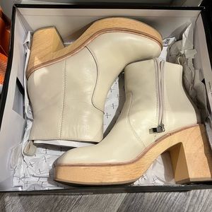 Worn once. Minimal wear on bottom.